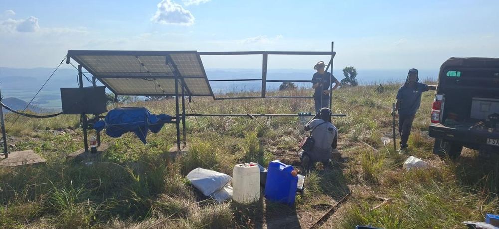 techCONNECT crew building a solar-powered tower site above the Lowveld